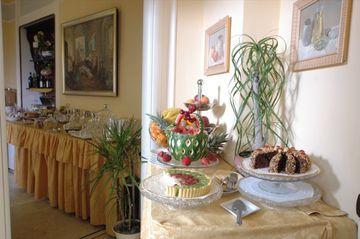 Art Galleria Umberto Hotel 4*